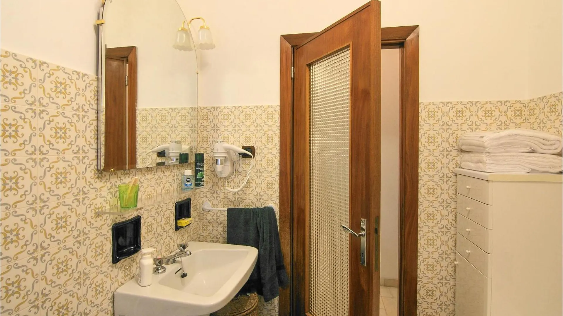 Gorgeous Apartment In Chiavari With Kitchen Италия
