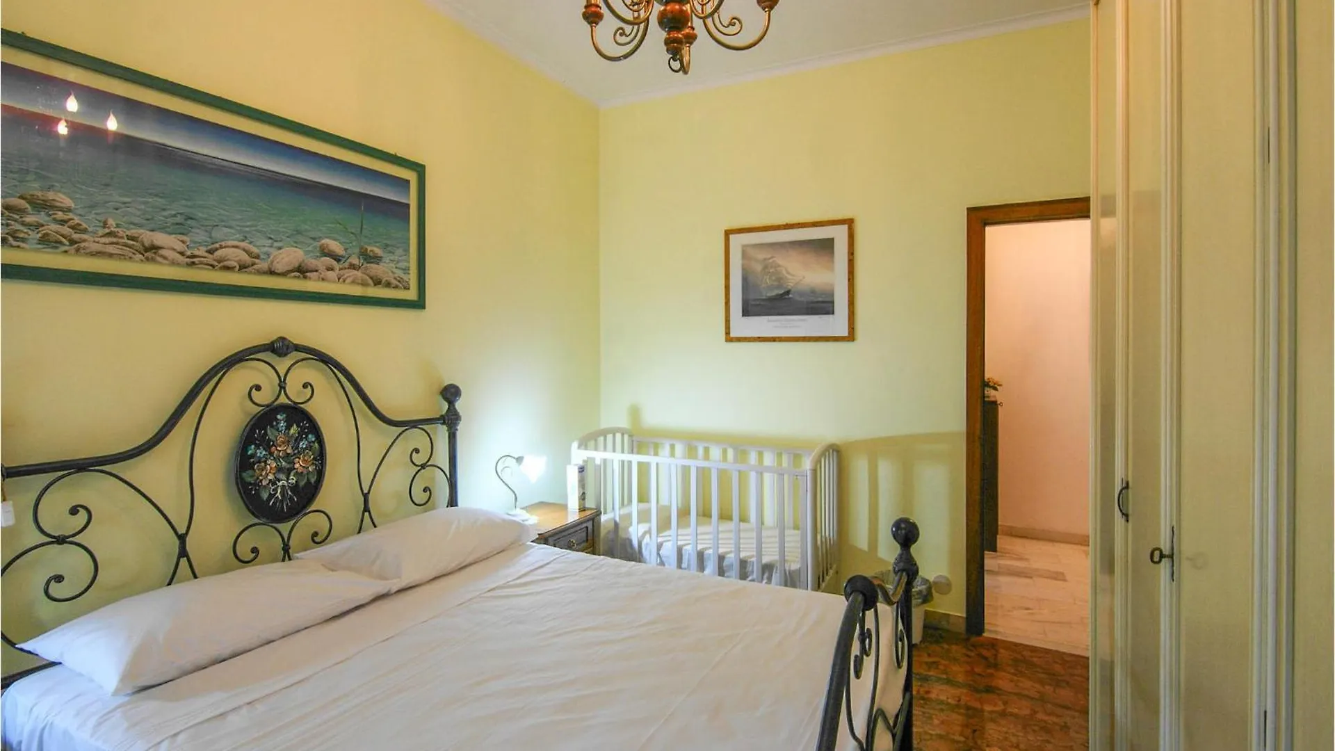 Gorgeous Apartment In Chiavari With Kitchen 0*,  Италия