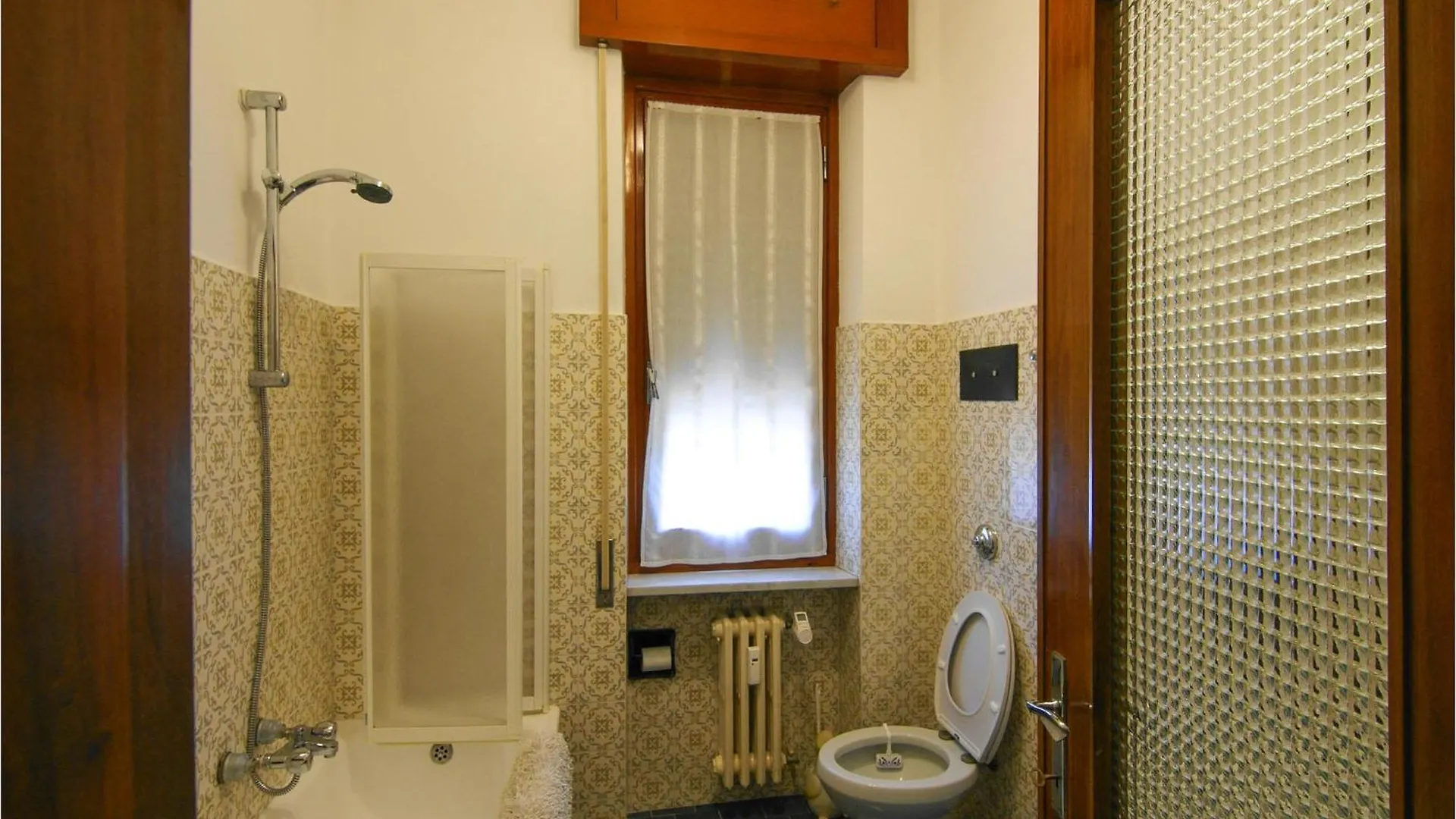 Gorgeous Apartment In Chiavari With Kitchen